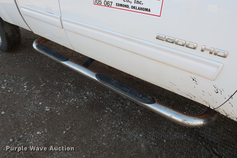 image for item DG3308 2011 Chevrolet Silverado 2500HD LT Z71 Ext. Cab pickup truck