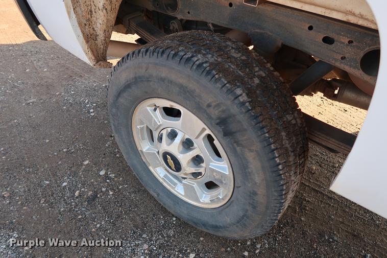 image for item DG3308 2011 Chevrolet Silverado 2500HD LT Z71 Ext. Cab pickup truck