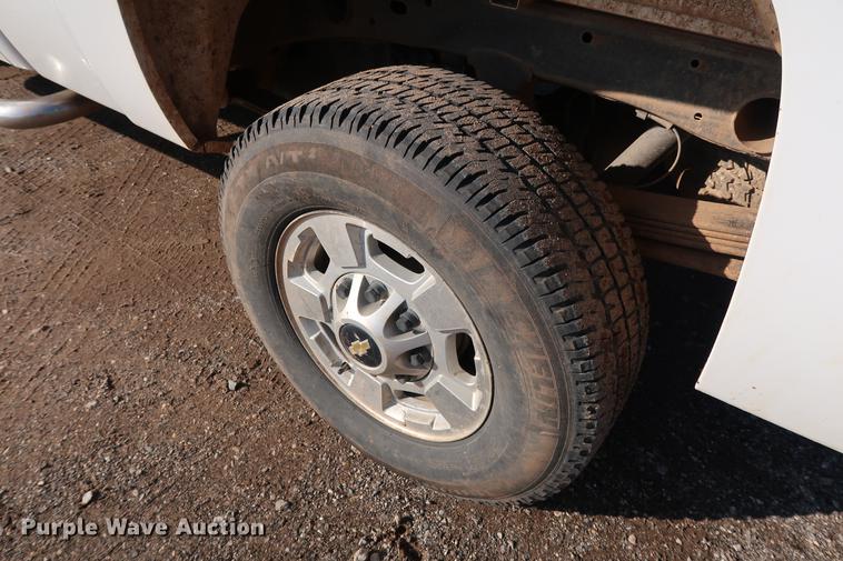 image for item DG3308 2011 Chevrolet Silverado 2500HD LT Z71 Ext. Cab pickup truck