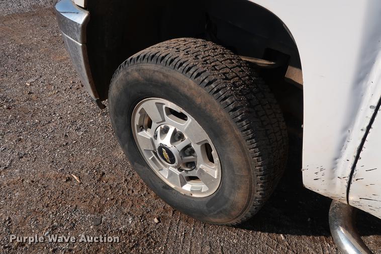 image for item DG3308 2011 Chevrolet Silverado 2500HD LT Z71 Ext. Cab pickup truck