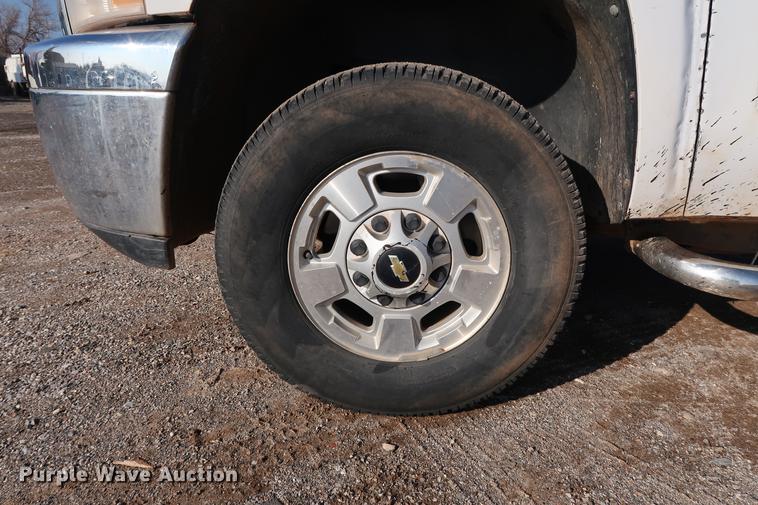 image for item DG3308 2011 Chevrolet Silverado 2500HD LT Z71 Ext. Cab pickup truck
