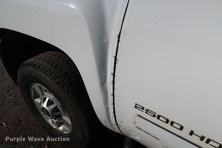image for item DG3308 2011 Chevrolet Silverado 2500HD LT Z71 Ext. Cab pickup truck