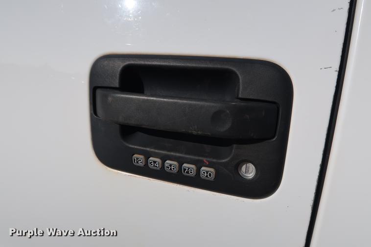 image for item DG3309 2013 Ford F150 XLT SuperCab pickup truck