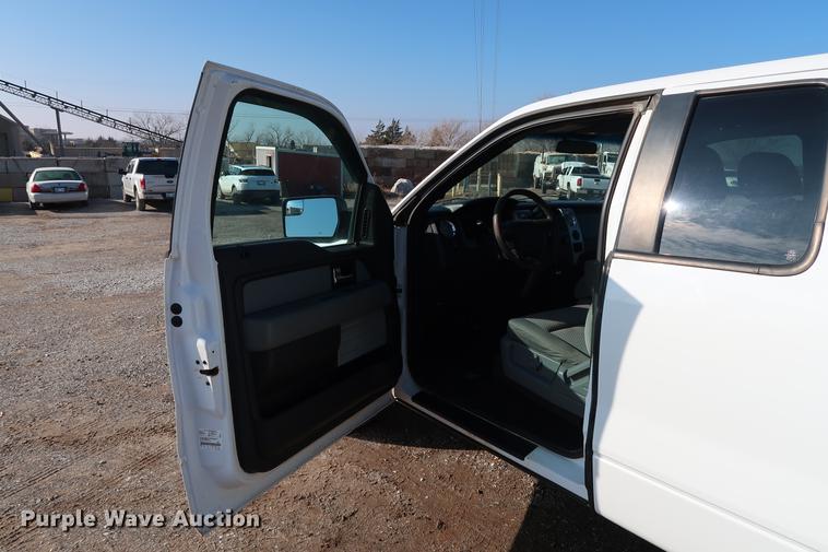 image for item DG3310 2013 Ford F150 XLT SuperCab pickup truck