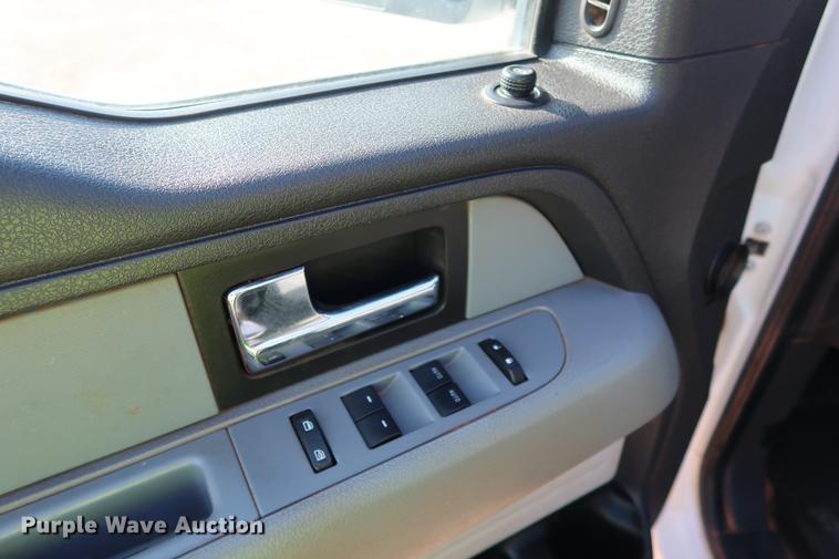 image for item DG3310 2013 Ford F150 XLT SuperCab pickup truck