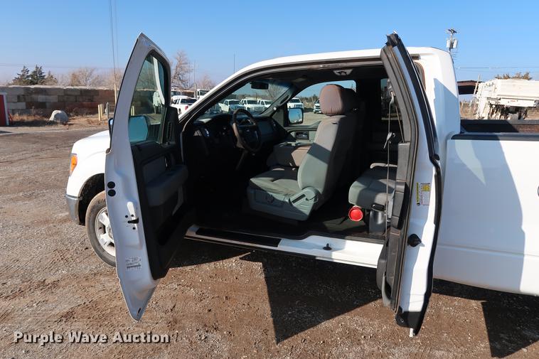 image for item DG3310 2013 Ford F150 XLT SuperCab pickup truck