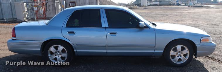 image for item DG3311 2011 Ford Crown Victoria LX
