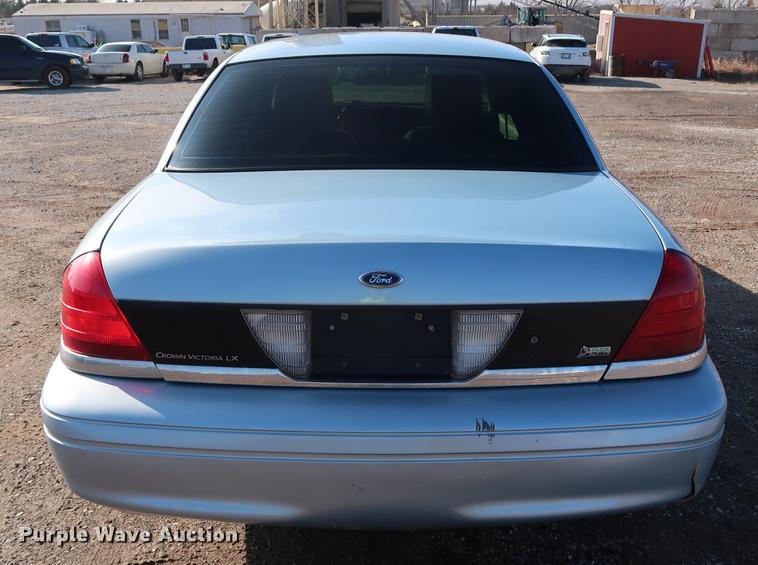 image for item DG3311 2011 Ford Crown Victoria LX