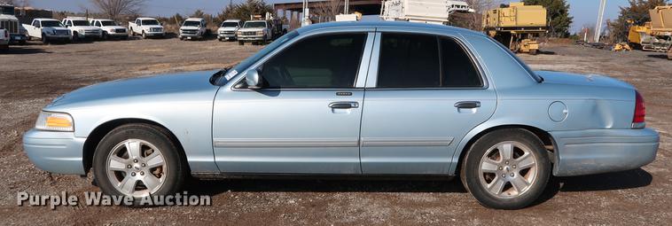 image for item DG3311 2011 Ford Crown Victoria LX