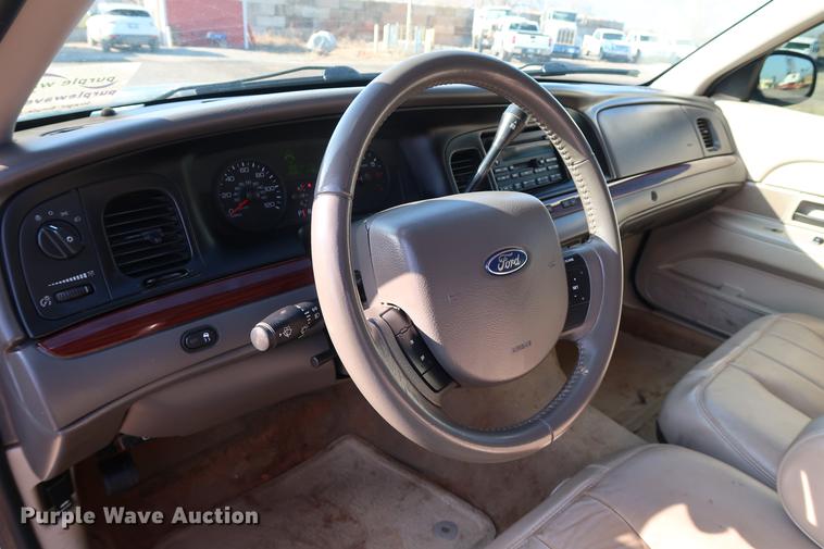 image for item DG3311 2011 Ford Crown Victoria LX