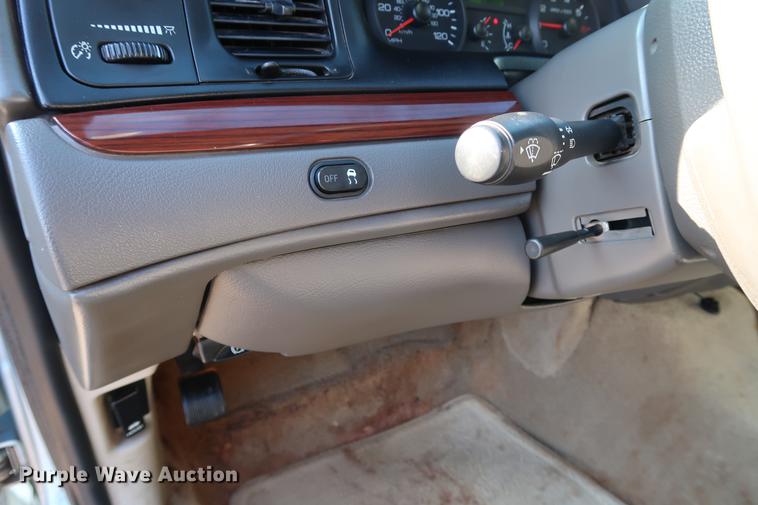 image for item DG3311 2011 Ford Crown Victoria LX