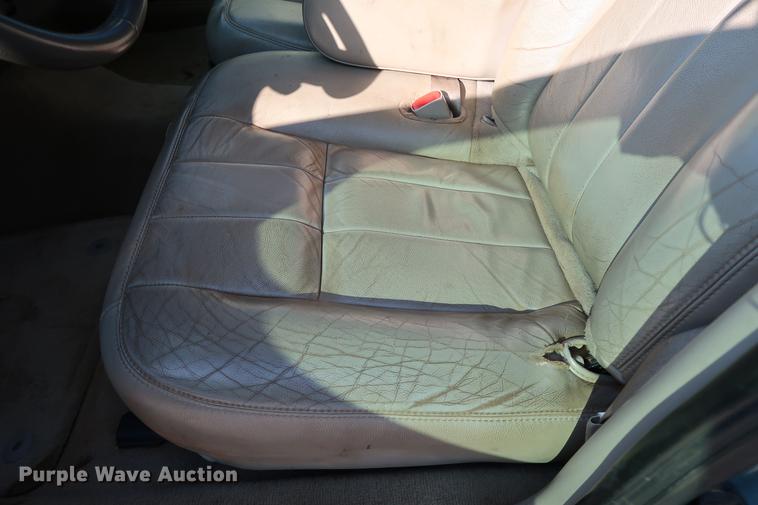 image for item DG3311 2011 Ford Crown Victoria LX