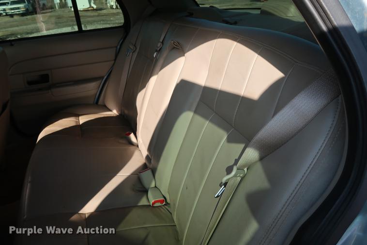 image for item DG3311 2011 Ford Crown Victoria LX