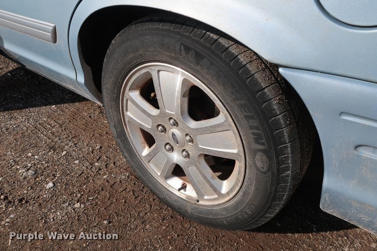 image for item DG3311 2011 Ford Crown Victoria LX