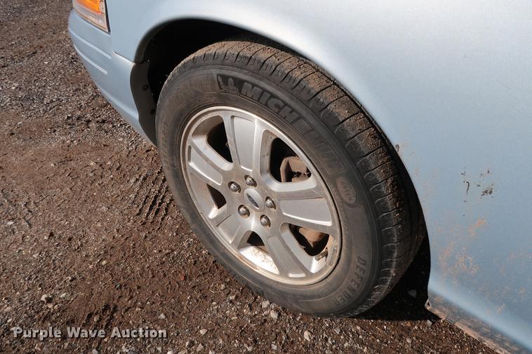 image for item DG3311 2011 Ford Crown Victoria LX