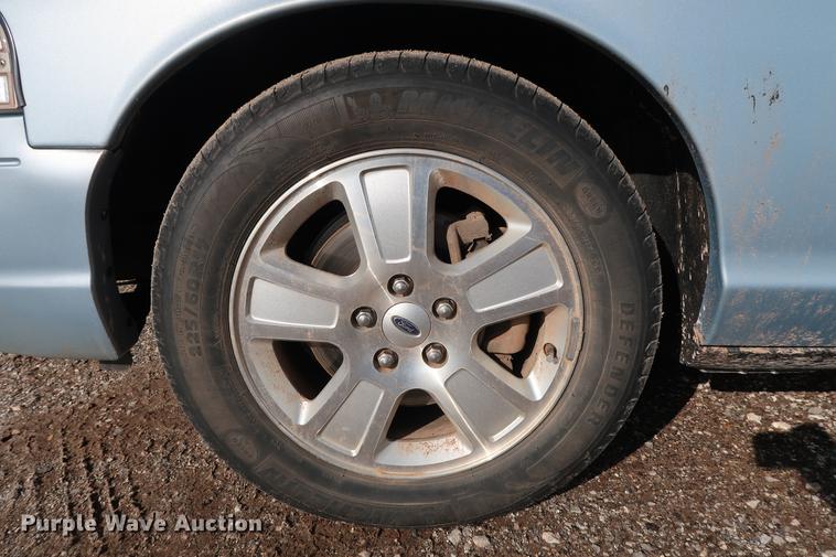 image for item DG3311 2011 Ford Crown Victoria LX