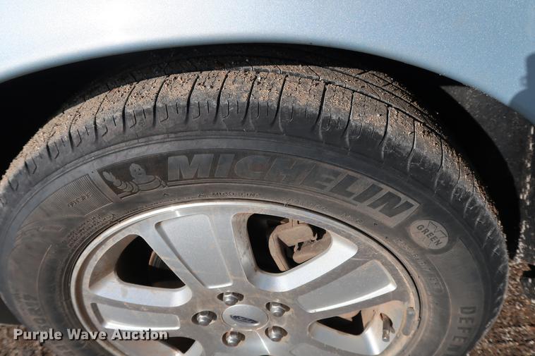 image for item DG3311 2011 Ford Crown Victoria LX