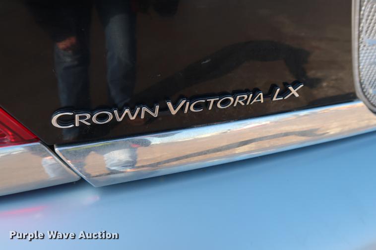 image for item DG3311 2011 Ford Crown Victoria LX