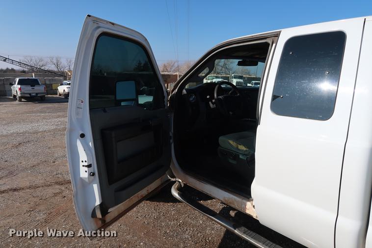 image for item DG3313 2012 Ford F250 Super Duty XLT SuperCab pickup truck