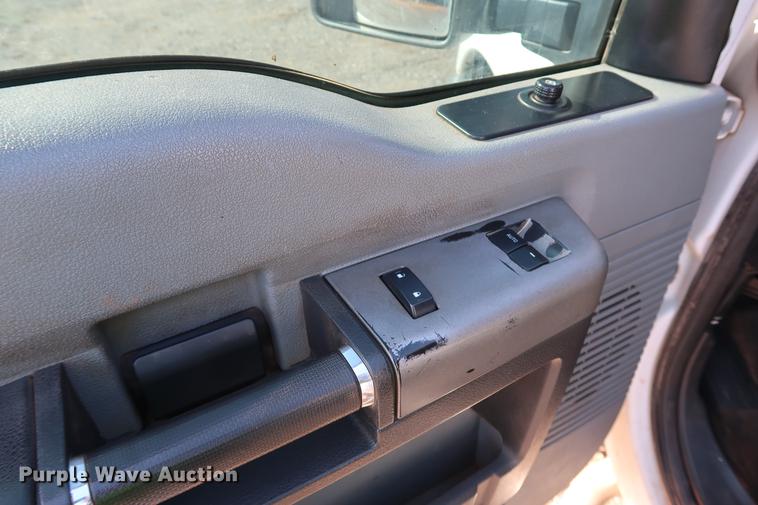 image for item DG3313 2012 Ford F250 Super Duty XLT SuperCab pickup truck