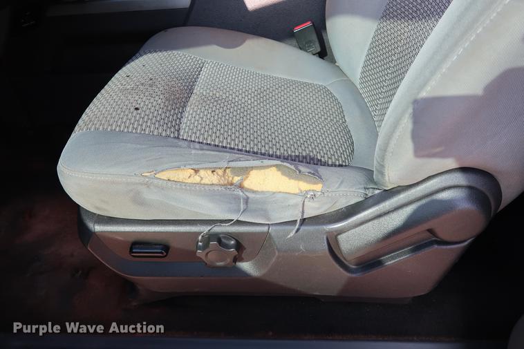 image for item DG3313 2012 Ford F250 Super Duty XLT SuperCab pickup truck