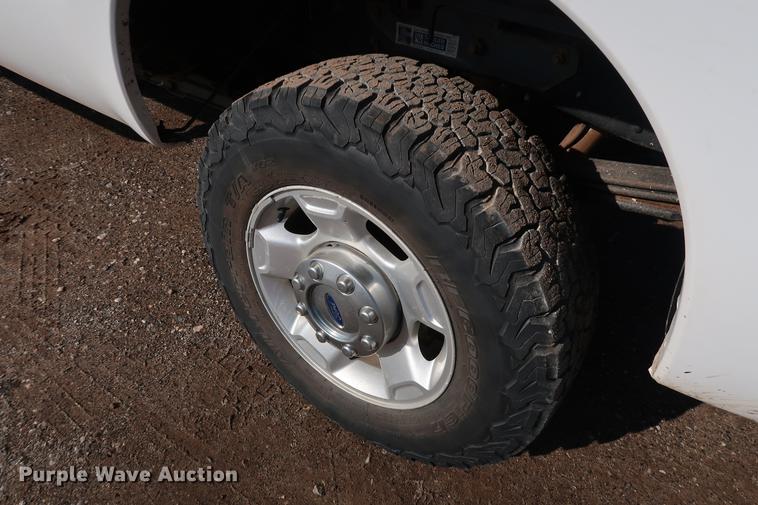 image for item DG3313 2012 Ford F250 Super Duty XLT SuperCab pickup truck