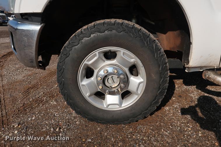 image for item DG3313 2012 Ford F250 Super Duty XLT SuperCab pickup truck