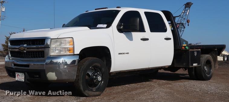 image for item DG3314 2010 Chevrolet Silverado 3500HD Crew Cab flatbed pickup truck