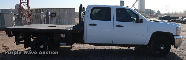 image for item DG3314 2010 Chevrolet Silverado 3500HD Crew Cab flatbed pickup truck