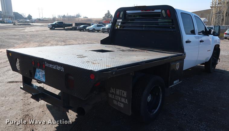 image for item DG3314 2010 Chevrolet Silverado 3500HD Crew Cab flatbed pickup truck