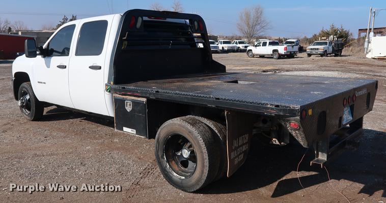 image for item DG3314 2010 Chevrolet Silverado 3500HD Crew Cab flatbed pickup truck