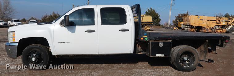 image for item DG3314 2010 Chevrolet Silverado 3500HD Crew Cab flatbed pickup truck