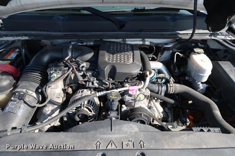 image for item DG3314 2010 Chevrolet Silverado 3500HD Crew Cab flatbed pickup truck