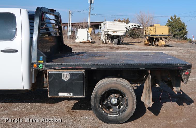 image for item DG3314 2010 Chevrolet Silverado 3500HD Crew Cab flatbed pickup truck