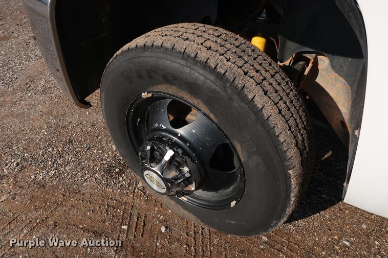 image for item DG3314 2010 Chevrolet Silverado 3500HD Crew Cab flatbed pickup truck