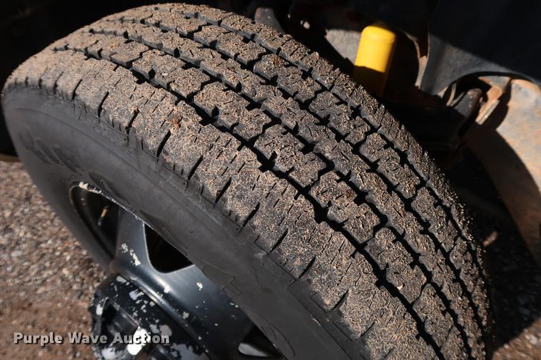 image for item DG3314 2010 Chevrolet Silverado 3500HD Crew Cab flatbed pickup truck