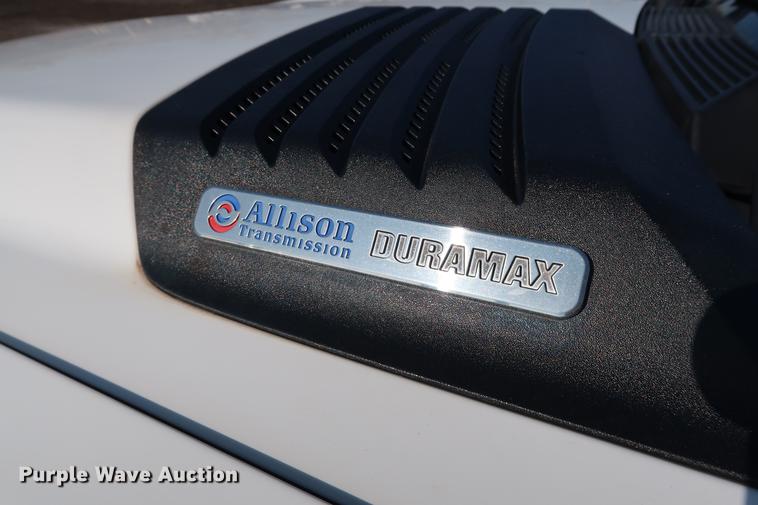 image for item DG3314 2010 Chevrolet Silverado 3500HD Crew Cab flatbed pickup truck