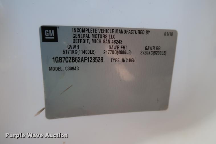 image for item DG3314 2010 Chevrolet Silverado 3500HD Crew Cab flatbed pickup truck