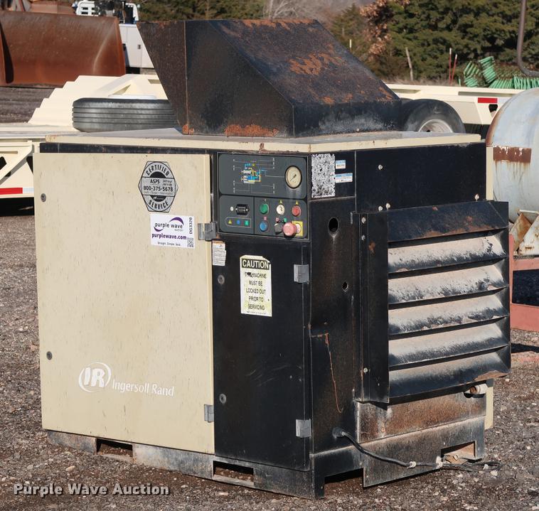 image for item DG3320 Ingersoll Rand SSR-UP6-30-125 rotary screw air compressor