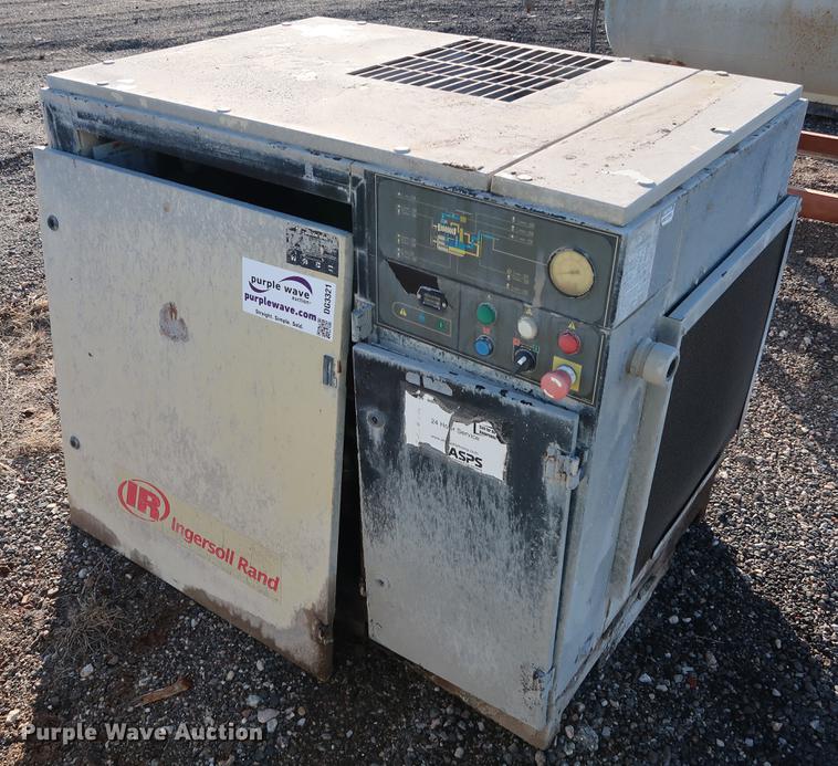 image for item DG3321 Ingersoll Rand SSR-UP6-30-125 rotary screw air compressor
