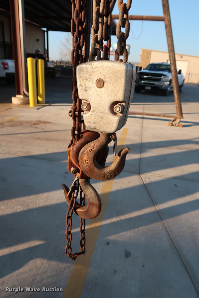 image for item DG3324 A-frame overhead crane hoist