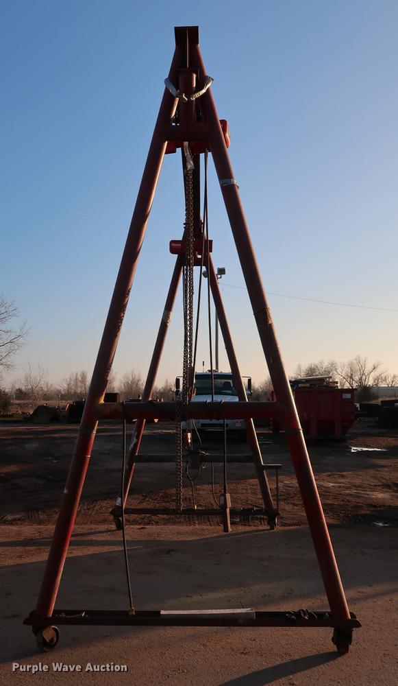 image for item DG3325 A-frame overhead crane hoist