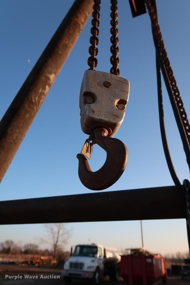 image for item DG3326 A-frame overhead crane hoist