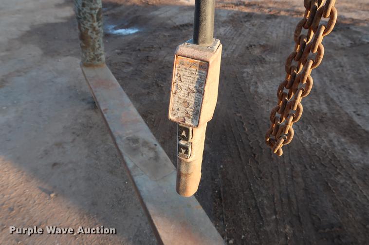 image for item DG3326 A-frame overhead crane hoist