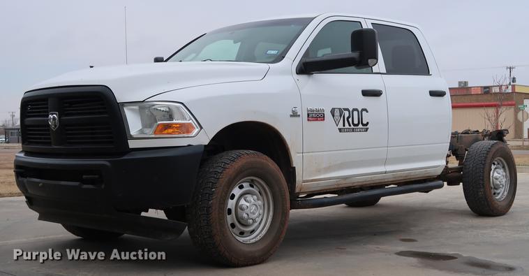 image for item DG3332 2012 Dodge Ram 2500 Crew Cab pickup truck cab and chassis