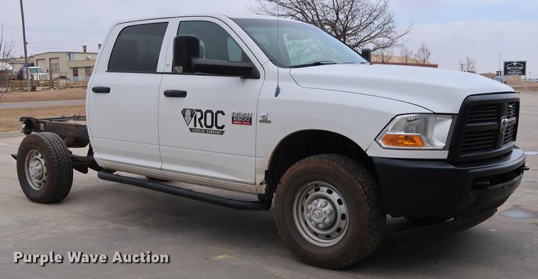 image for item DG3332 2012 Dodge Ram 2500 Crew Cab pickup truck cab and chassis