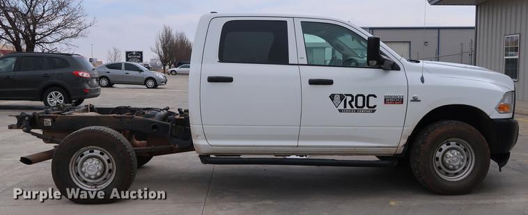image for item DG3332 2012 Dodge Ram 2500 Crew Cab pickup truck cab and chassis
