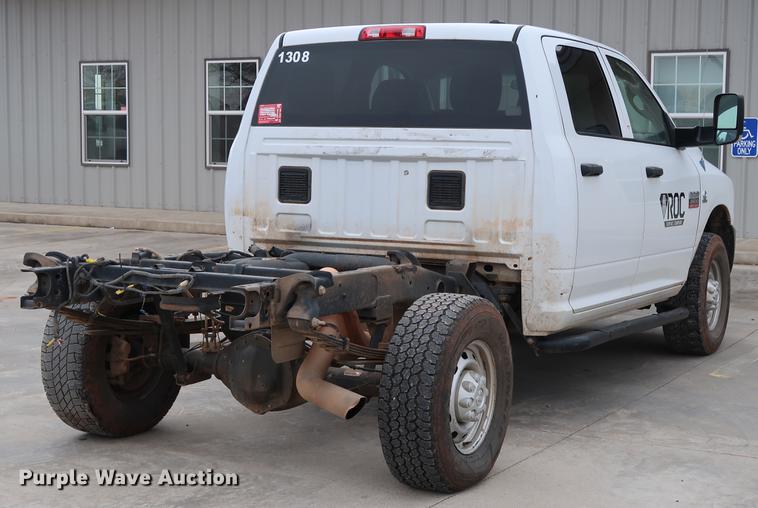 image for item DG3332 2012 Dodge Ram 2500 Crew Cab pickup truck cab and chassis