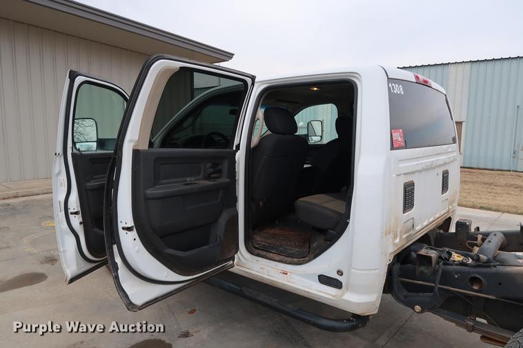 image for item DG3332 2012 Dodge Ram 2500 Crew Cab pickup truck cab and chassis