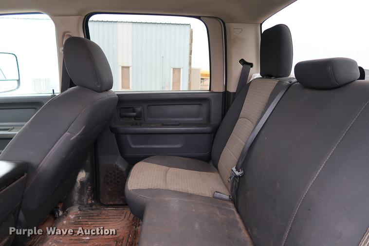 image for item DG3332 2012 Dodge Ram 2500 Crew Cab pickup truck cab and chassis